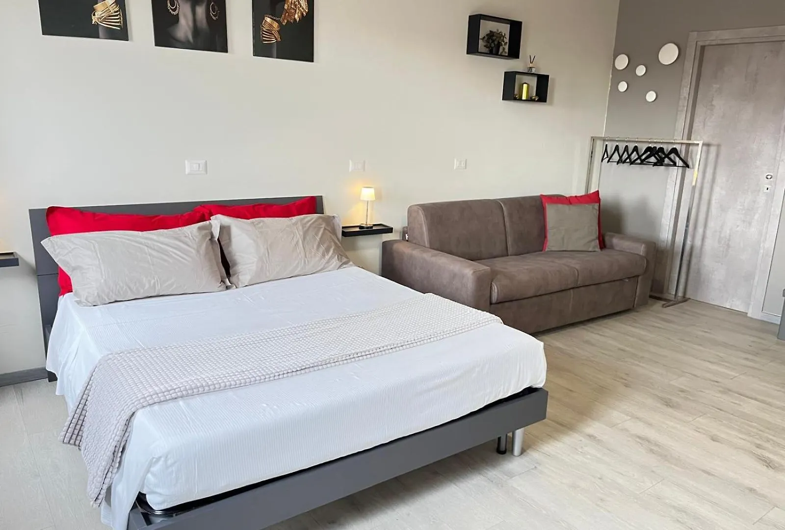 Апартаменты Sleep & Fly Bgy Airport-Station-Center Бергамо